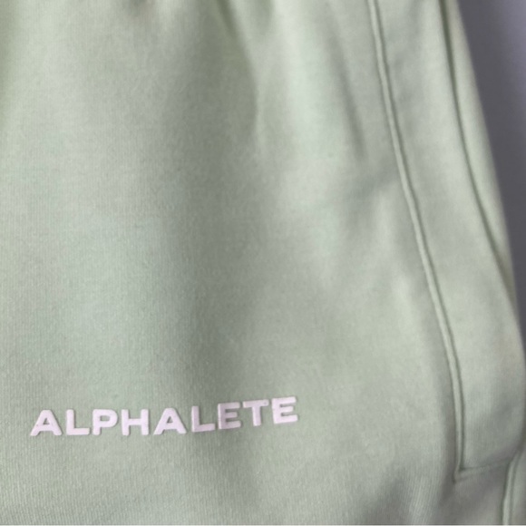 Alphalete Core Shorts in Frozen Spring (Light Green) Size XS Athletic Gym Wear - Picture 11 of 15